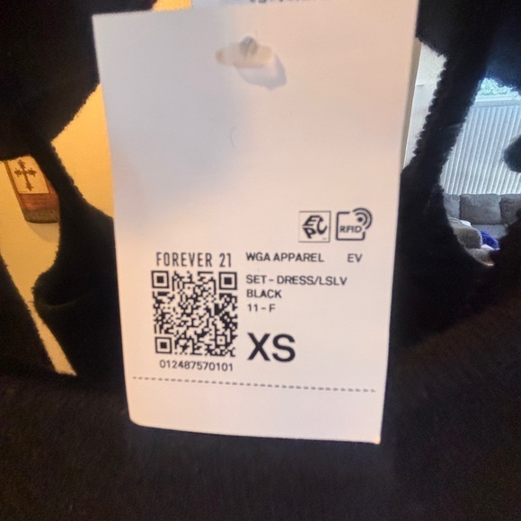 ⭐️NEW Forever 21 Black 2 pc Long Sleeve Cutout Dress - Picture 4 of 8